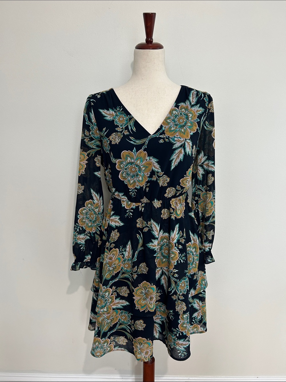 J. Crew‎ Black Floral V-Neck Long Sleeve Dress
